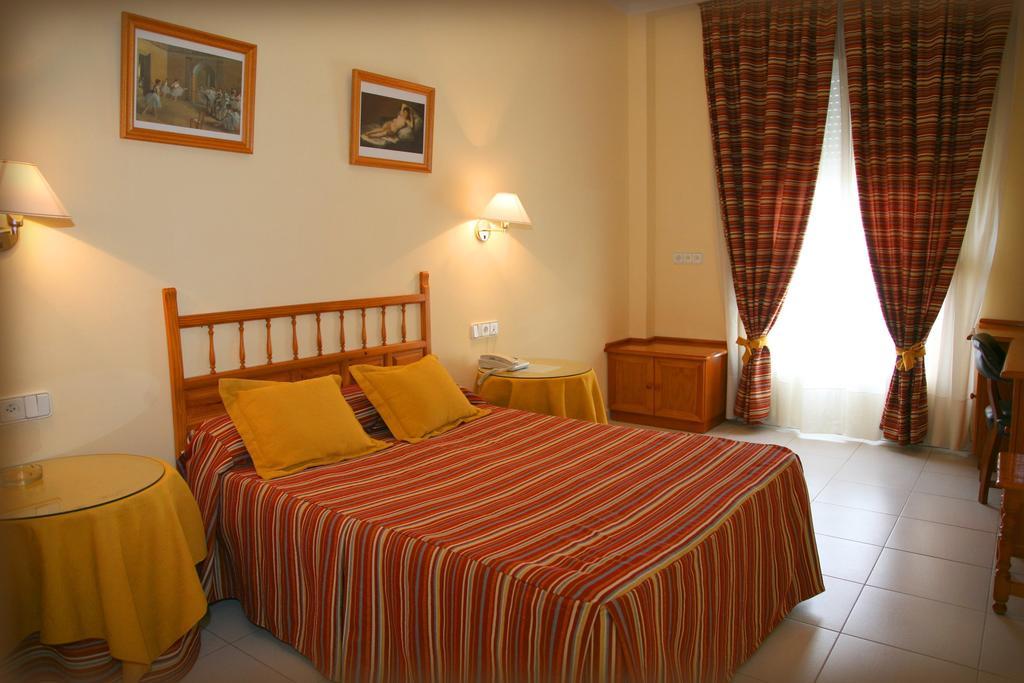 Hotel Villa Ducal Осуна Номер фото